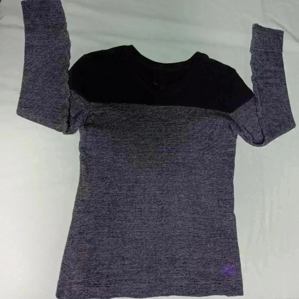 Smart Pak v neck pull over.  Ladies Size m
